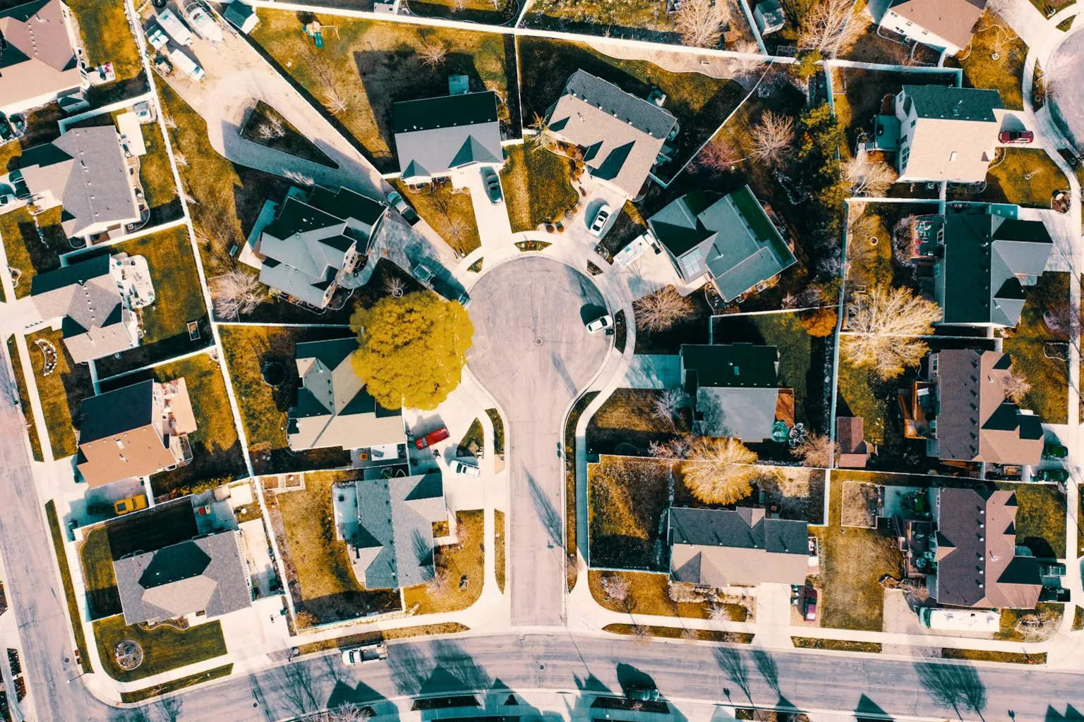 Aerial photograph of upscale suburban neighborhood homes